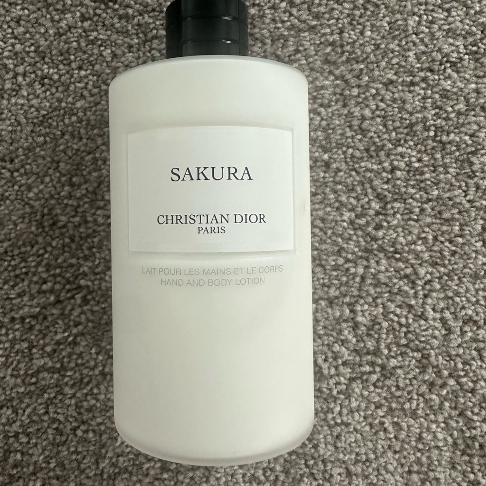 Dior Sakura Hand and Body Lotion - White